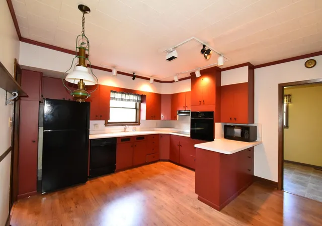 Photo 4 of Sale Pending at 581 2nd Avenue E, Zumbrota, MN 55992 | MLS# 7053128 | Listing updated on 2026-09-04