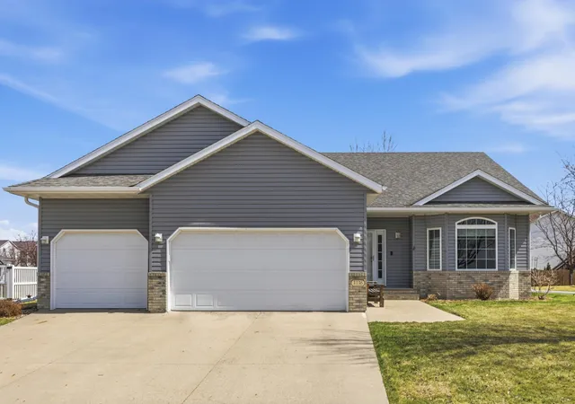 Homes for sale in Fargo, ND | 3336 Monroe St S, Fargo, ND 58104 | MLS# 7053140
