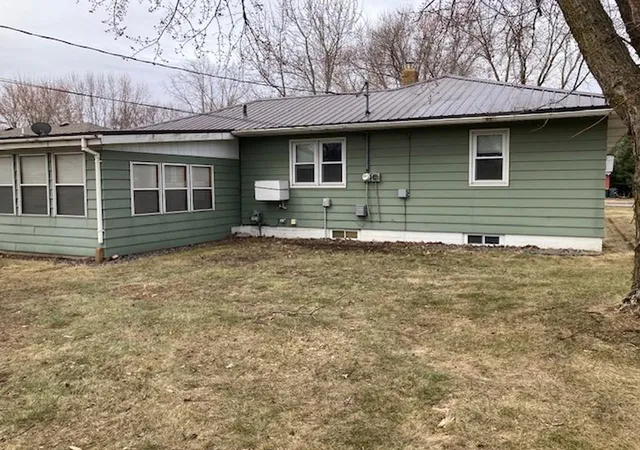 3rd image of 633 Stearns Ave, Paynesville, MN 56362 | MLS# 7053236