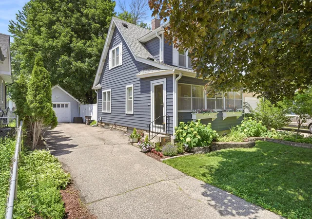 1st image of 4720 Xerxes Ave S, Minneapolis, MN 55410 | MLS# 7053304