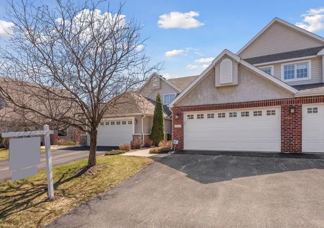 Photo 3 of Single family home for sale at 4185 Yuma Ln N, Minneapolis, MN 55446 | MLS# 7053327 | Listing updated on 2026-08-21