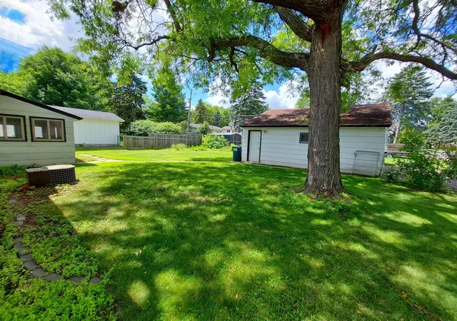 3rd image of 1791 Lake St, Saint Paul, MN 55113 | MLS# 7053335