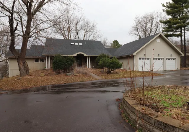 Homes for sale in Center City, MN | 31300 Oasis Rd, Center City, MN 55012 | MLS# 7053375