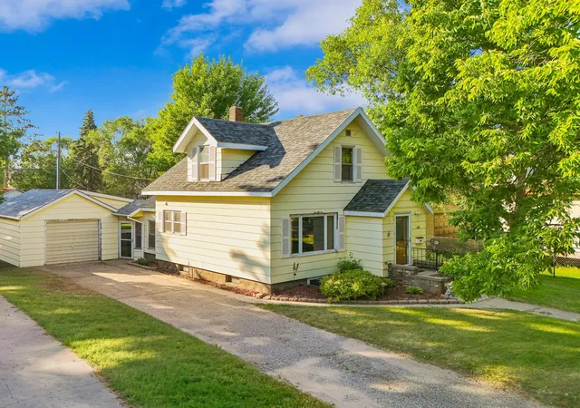 Photo 2 of Single family home for sale at 447 2nd Avenue Ne, Perham, MN 56573 | MLS# 7053411 | Listing updated on 2026-09-29