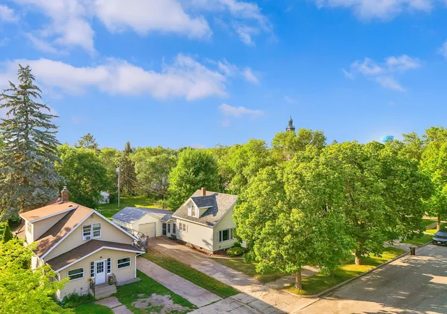 Photo 3 of Single family home for sale at 447 2nd Avenue Ne, Perham, MN 56573 | MLS# 7053411 | Listing updated on 2026-09-29