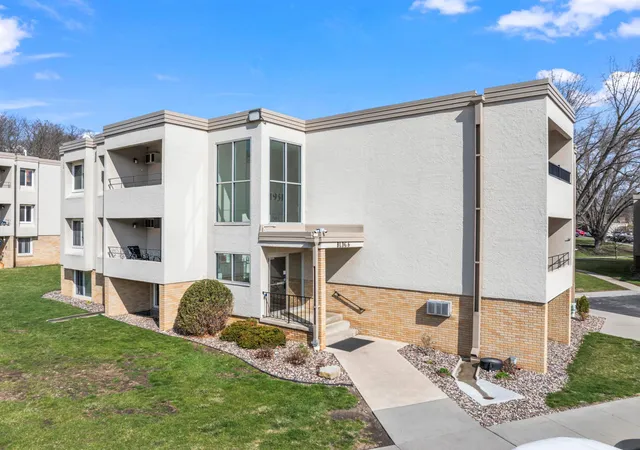 Photo 4 of Condo for sale at 1931 Viking Dr NW #14, Rochester, MN 55901 | MLS# 7053681 | Listing updated on 2026-08-27