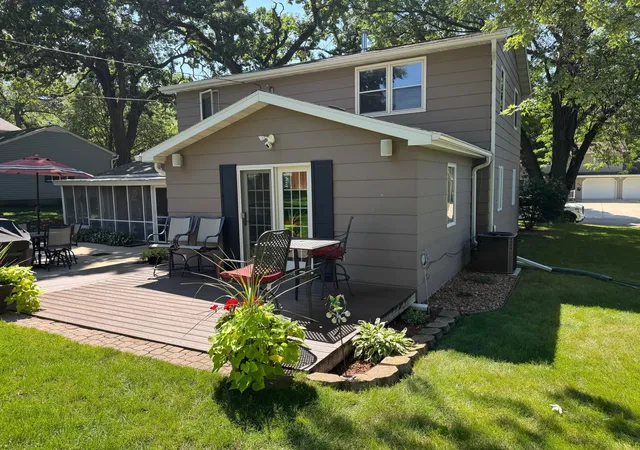 Photo 3 of Single family home for sale at 209 Burr Oak Dr, Albert Lea, MN 56007 | MLS# 7053707 | Listing updated on 2026-10-02