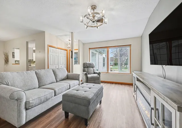 4th image of 15691 Flackwood Wy, Saint Paul, MN 55124 | MLS# 7053742