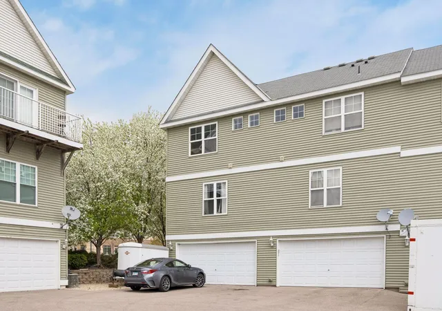 26th image of 2898 Clover Ridge Dr, Chaska, MN 55318 | MLS# 7053807