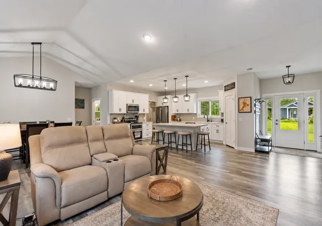 Photo 4 of Single family home for sale at 11340 Legacy Dr, Brainerd, MN 56401 | MLS# 7053895 | Listing updated on 2026-09-19