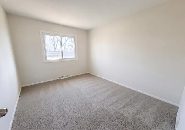 4th image of 354 111Th Ave Nw, Minneapolis, MN 55448 | MLS# 7053999
