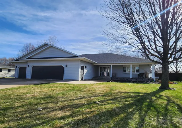 1st image of 905 4th Ave Se, Pipestone, MN 56164 | MLS# 7054051