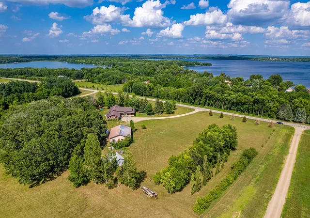 2nd image of 13520 W Lake Sallie Dr, Detroit Lakes, MN 56501 | MLS# 7054250