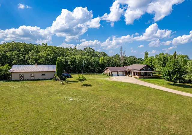 3rd image of 13520 W Lake Sallie Dr, Detroit Lakes, MN 56501 | MLS# 7054250