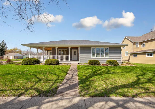 Homes for sale in New Richland, MN | 219 1st St Nw, New Richland, MN 56072 | MLS# 7054287