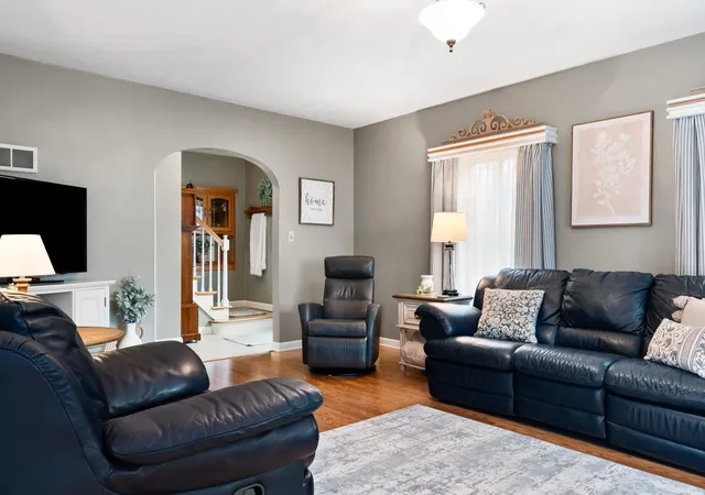 3rd image of 335 2Nd Ave Nw, Mayville, ND 58257 | MLS# 7054347