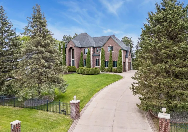 Photo 2 of Mansion for sale at 15241 Oneida St Nw, Anoka, MN 55303 | MLS# 7054443 | Listing updated on 2026-10-01
