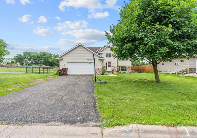 Homes for sale in Waverly, MN | 303 Bavaria Ln, Waverly, MN 55390 | MLS# 7054457