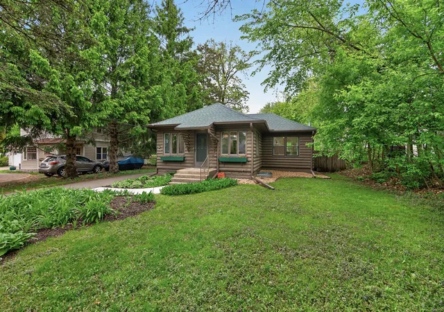 Homes for sale in Mahtomedi, MN | 944 Mahtomedi Ave, Mahtomedi, MN 55115 | MLS# 7054603
