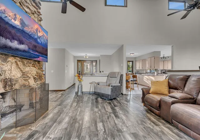 Photo 2 of Single family home for sale at 4177 County Rd 6 NW, Annandale, MN 55302 | MLS# 7054655 | Listing updated on 2026-10-16