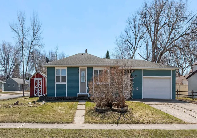 Homes for sale in Moorhead, MN | 1409 13th Ave N, Moorhead, MN 56560 | MLS# 7054656