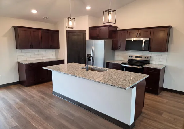 Photo 3 of Single family home for sale at 1088 Cullen St, Saint Peter, MN 56082 | MLS# 7054680 | Listing updated on 2026-09-22