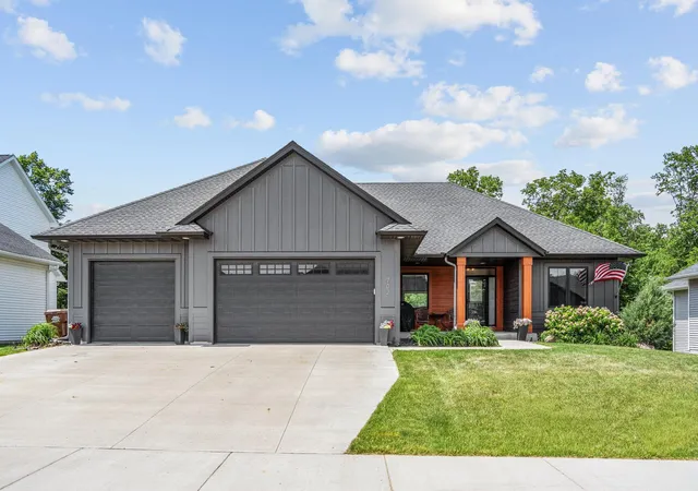 1st image of 702 Eastland Ave Se, New Prague, MN 56071 | MLS# 7054699