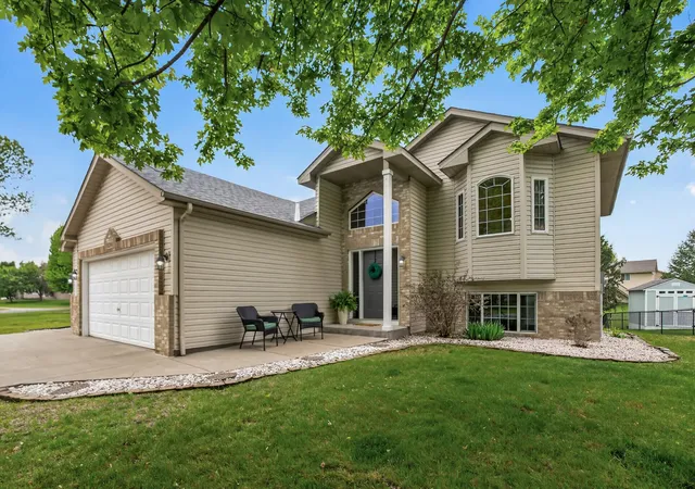 4th image of 8268 Parell Ave Ne, Elk River, MN 55330 | MLS# 7054746