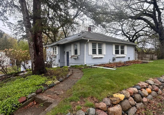Homes for sale in Excelsior, MN | 202 Oak St, Excelsior, MN 55331 | MLS# 7054952