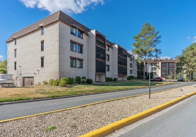3rd image of 4710 58Th Ave N #208, Crystal, MN 55429 | MLS# 7055235