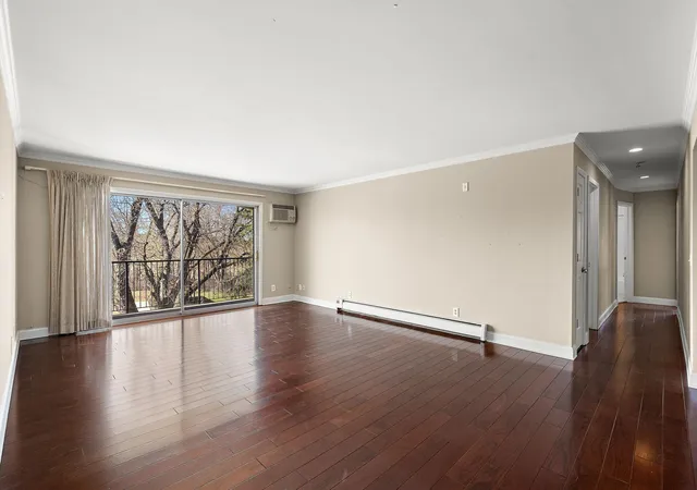 Listing Photo 5 - Condo for sale in building located at 4401 Parklawn Ave, Edina, MN 55435 - Unit #301W
