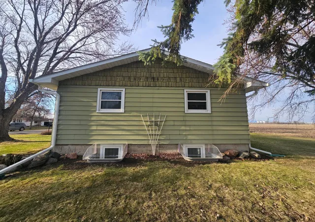 Photo 4 of Single family home for sale at 306 Enterprise Dr, Mooreton, ND 58061 | MLS# 7055701 | Listing updated on 2026-08-22
