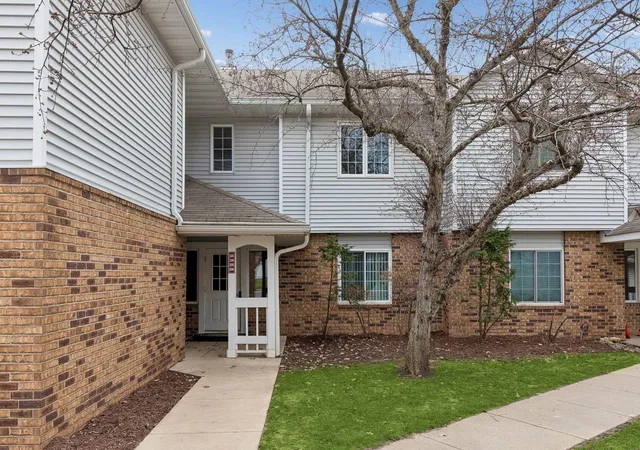 Homes for sale in Eagan, MN | 3566 Blue Jay Wy #205, Eagan, MN 55123 | MLS# 7055727
