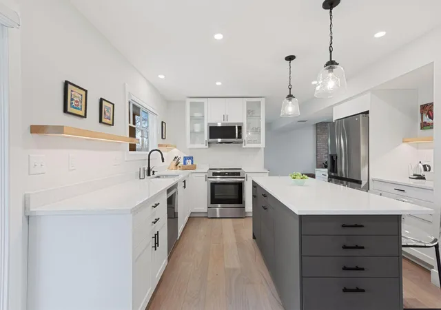 Photo 3 of Single family home for sale at 4921 Trillium Ln, Minneapolis, MN 55435 | MLS# 7055730 | Listing updated on 2026-10-05