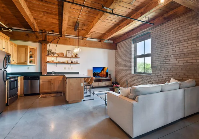 2nd image of 127 5th St Ne #203, Minneapolis, MN 55413 | MLS# 7055755