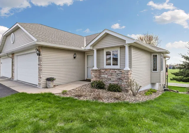 3rd image of 1136 Highpoint Ct, New Richmond, WI 54017 | MLS# 7055861