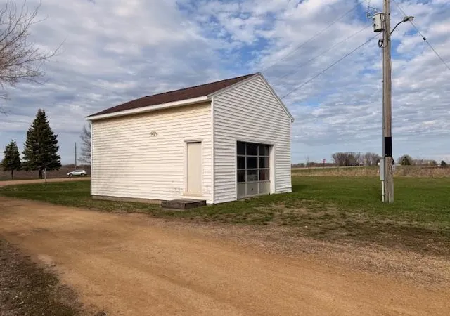 Photo 4 of Single family home for sale at 58569 Kirkwood Rd, Mankato, MN 56001 | MLS# 7055906 | Listing updated on 2026-09-03