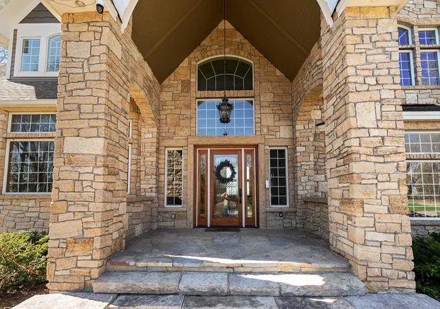 4th image of 1505 Neal Ave N, Lake Elmo, MN 55042 | MLS# 7056005