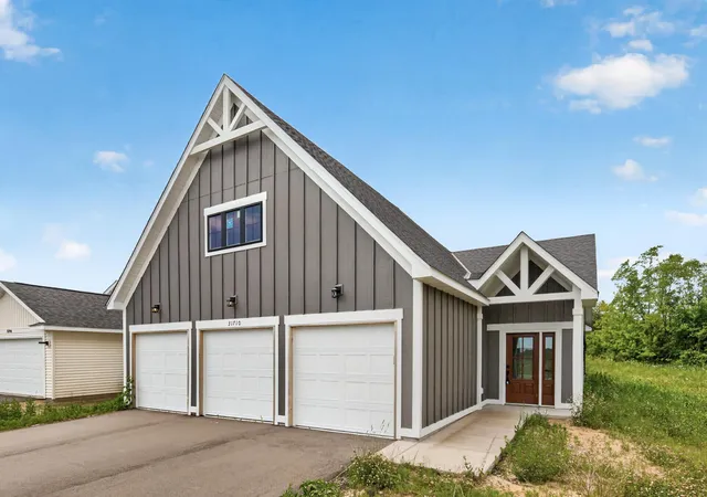Homes for sale in Lindstrom, MN | 31710 Madison Rd, Lindstrom, MN 55045 | MLS# 7056034