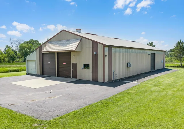 Photo 3 of Single family home for sale at 5875 Meadowlark Ln, Prior Lake, MN 55372 | MLS# 7056107 | Listing updated on 2026-09-01