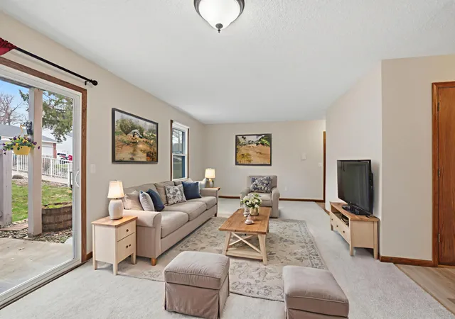 Photo 3 of Condo for sale at 6333 Alderwood Cir #B, Saint Paul, MN 55125 | MLS# 7056219 | Listing updated on 2026-08-27