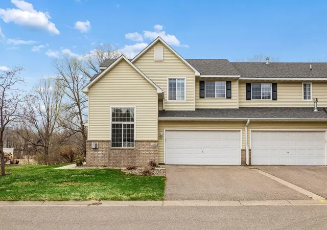 Homes for sale in Woodbury, MN | 3200 Juniper Cir #D, Woodbury, MN 55125 | MLS# 7056287