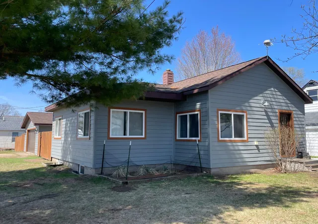 Homes for sale in Menomonie, WI | 1819 9th St E, Menomonie, WI 54751 | MLS# 7056306