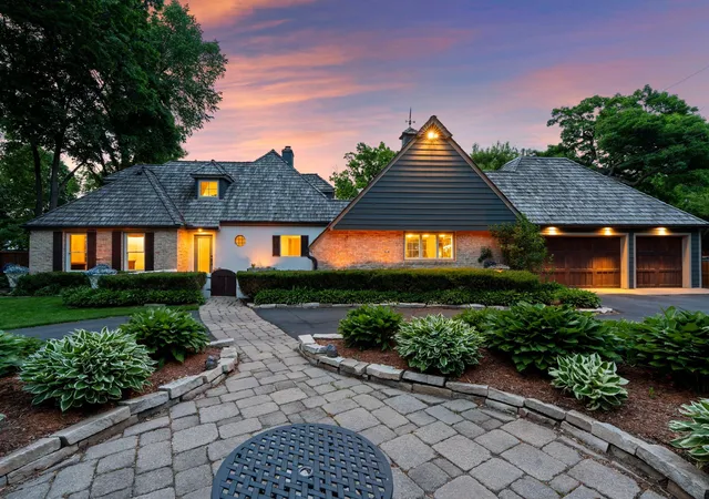 Homes for sale in Edina, MN | 5404 Interlachen Blvd, Edina, MN 55436 | MLS# 7056421