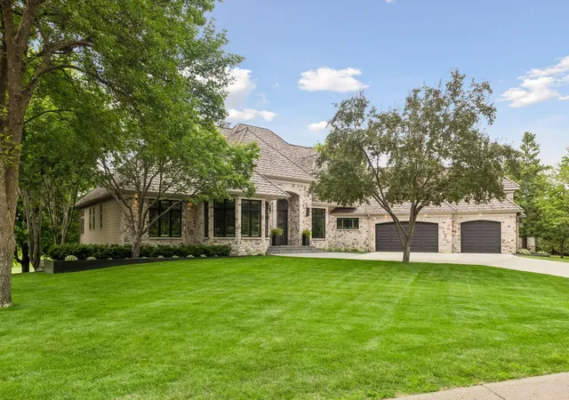 2nd image of 18394 Nicklaus Wy, Eden Prairie, MN 55347 | MLS# 7056631