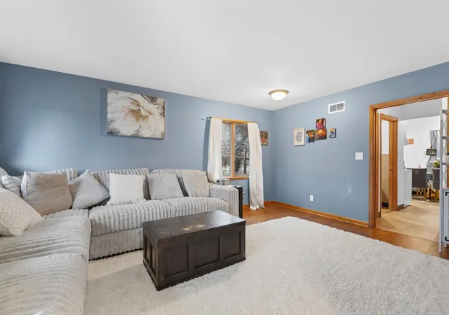 Photo 3 of Single family home for sale at 621 S Garden St, Lake City, MN 55041 | MLS# 7056668 | Listing updated on 2026-09-16