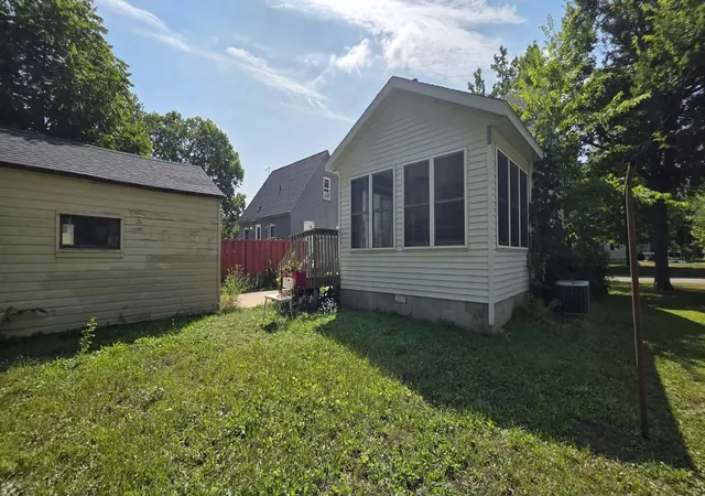 12th image of 122 W 5th St, Litchfield, MN 55355 | MLS# 7056778