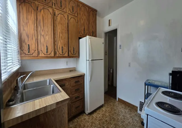 2nd image of 122 W 5th St, Litchfield, MN 55355 | MLS# 7056778