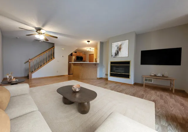 Homes for sale in Woodbury, MN | 1850 Donegal Dr #4, Woodbury, MN 55125 | MLS# 7056826