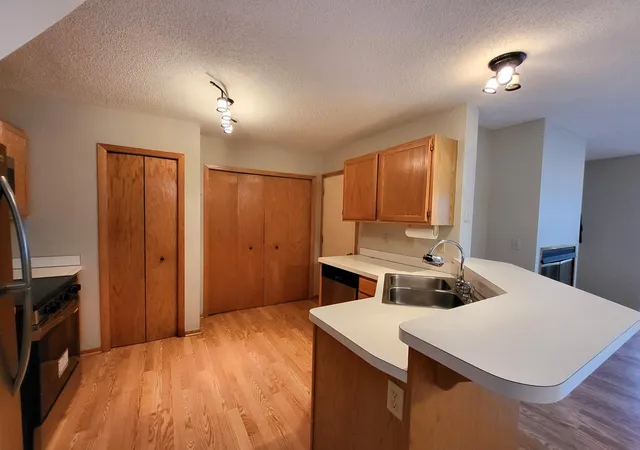 Homes for sale in Woodbury, MN | 1850 Donegal Dr #4, Woodbury, MN 55125 | MLS# 7056826